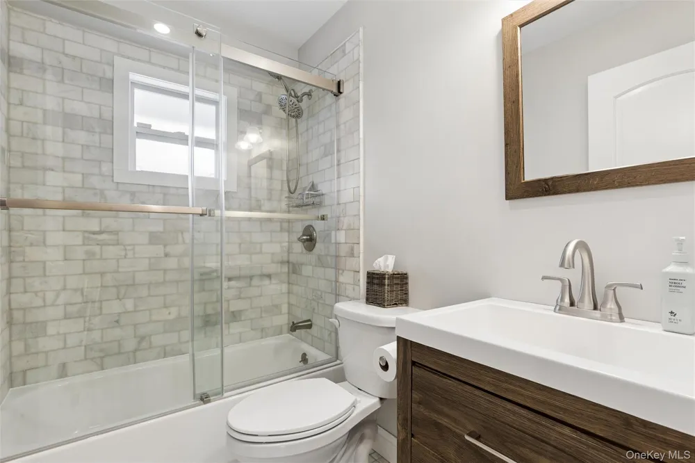 24 Essen Place Bethpage, NY 11714