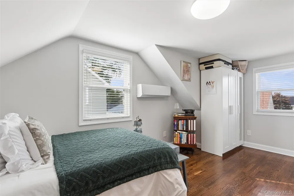 24 Essen Place Bethpage, NY 11714