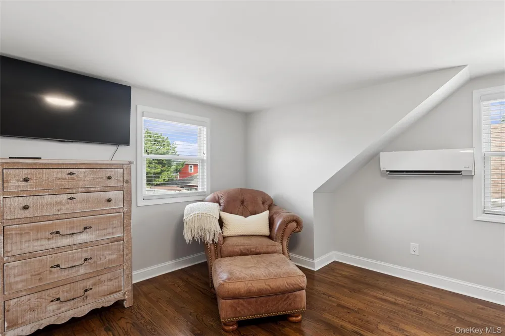24 Essen Place Bethpage, NY 11714