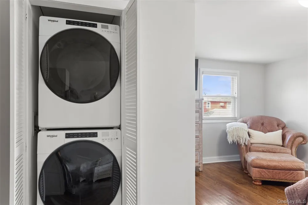 24 Essen Place Bethpage, NY 11714