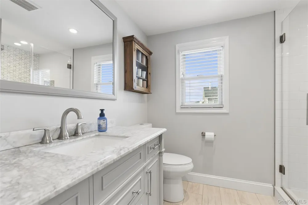 24 Essen Place Bethpage, NY 11714