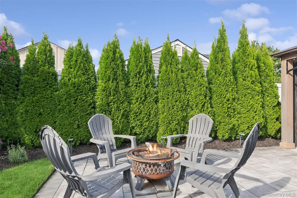 24 Essen Place Bethpage, NY 11714