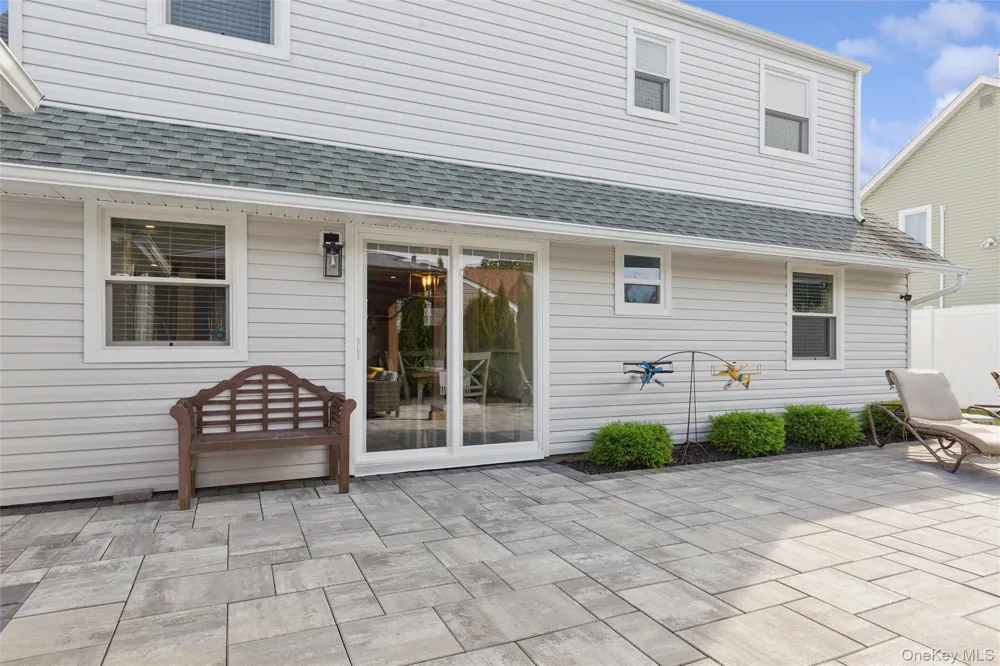 24 Essen Place Bethpage, NY 11714
