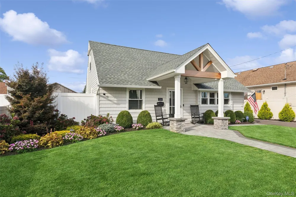 24 Essen Place Bethpage, NY 11714