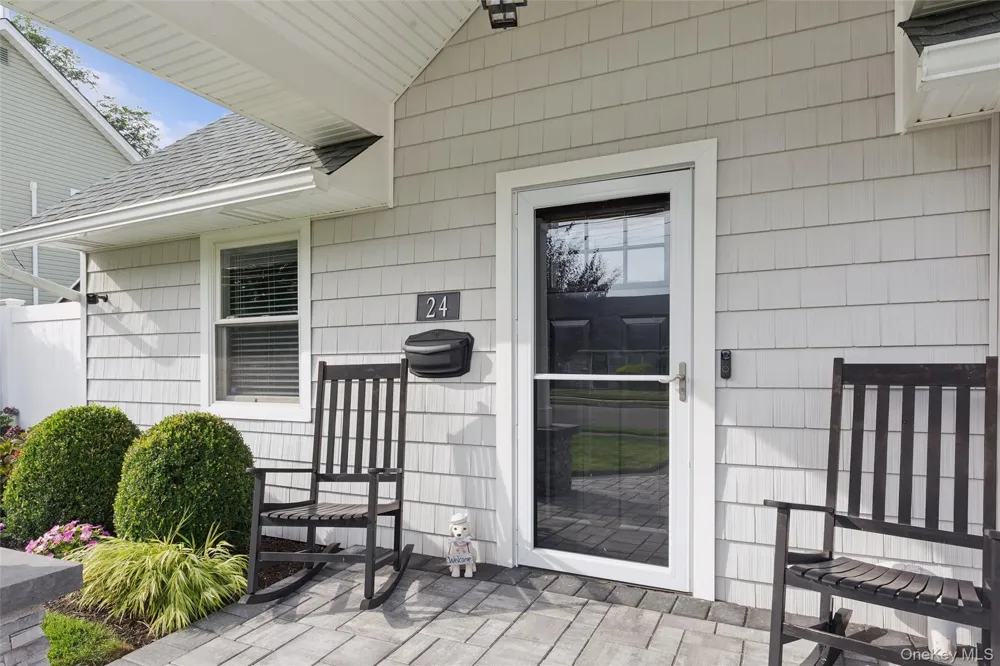 24 Essen Place Bethpage, NY 11714