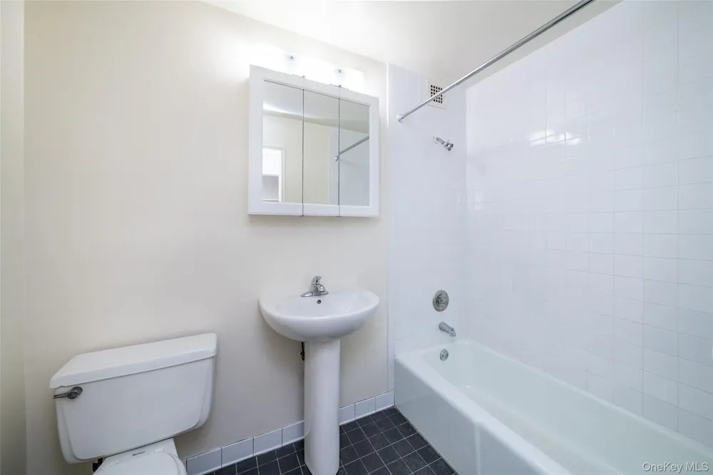 125 Lake Street #7-L North White Plains, NY 10604