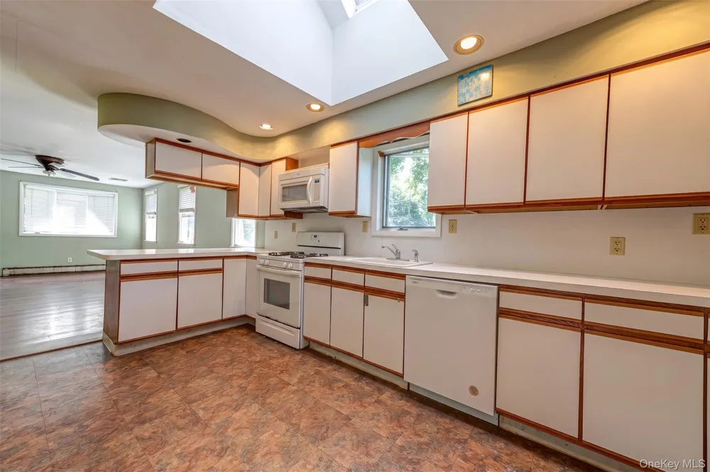 2780 Cedar Avenue Ronkonkoma, NY 11779