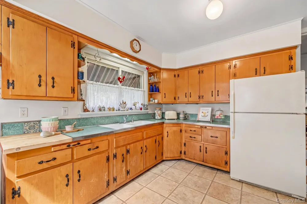 61 E Maple Avenue Suffern, NY 10901