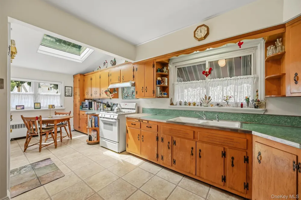 61 E Maple Avenue Suffern, NY 10901