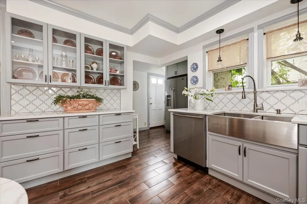 11 DeMott Avenue Rockville Centre, NY 11570