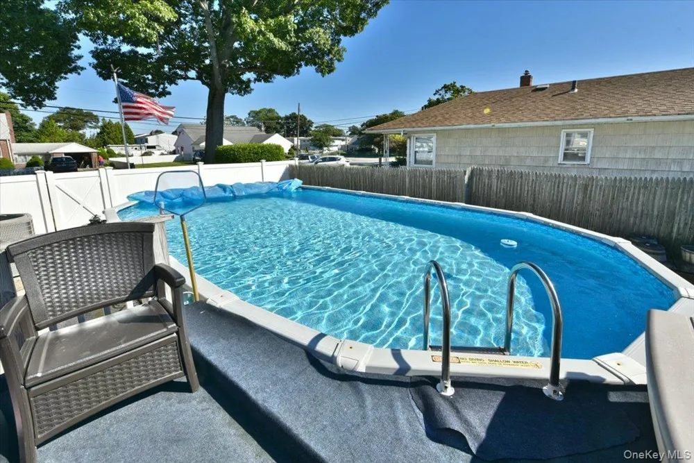 283 W Gates Avenue Lindenhurst, NY 11757