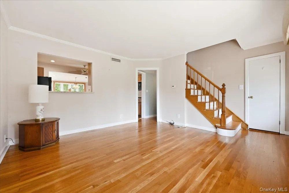 303 Caroline Avenue Garden City South, NY 11530