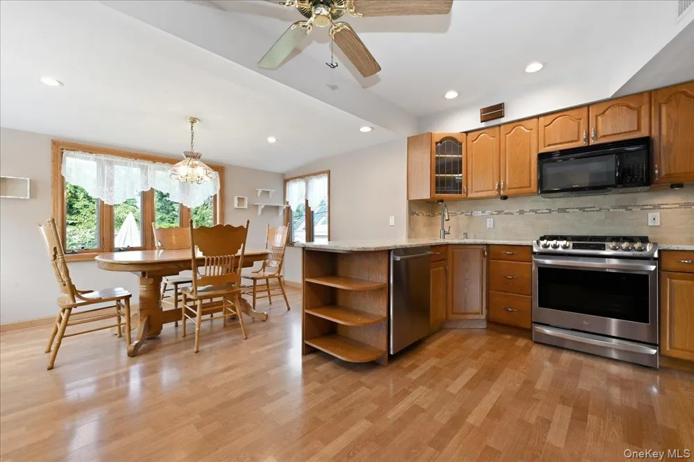 303 Caroline Avenue Garden City South, NY 11530