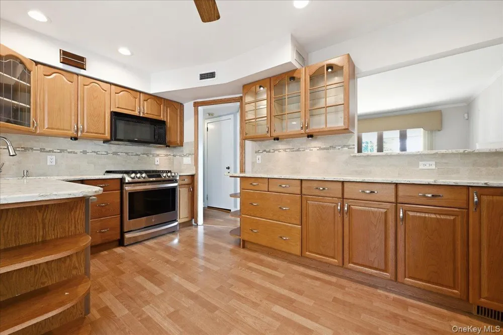 303 Caroline Avenue Garden City South, NY 11530
