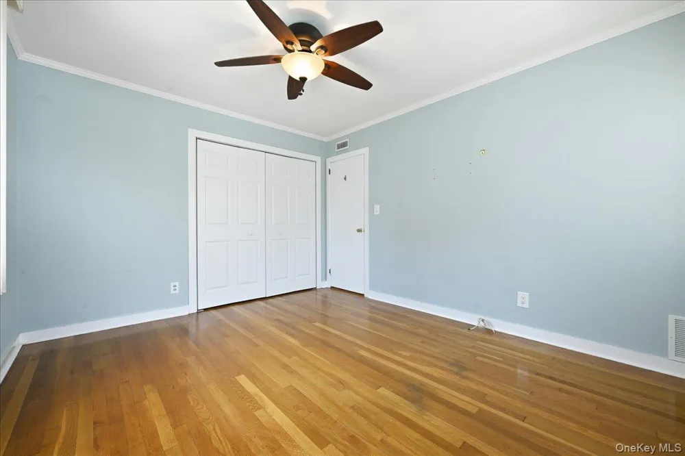 303 Caroline Avenue Garden City South, NY 11530