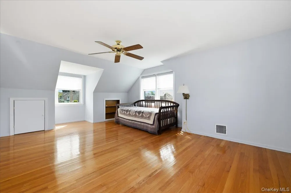 303 Caroline Avenue Garden City South, NY 11530