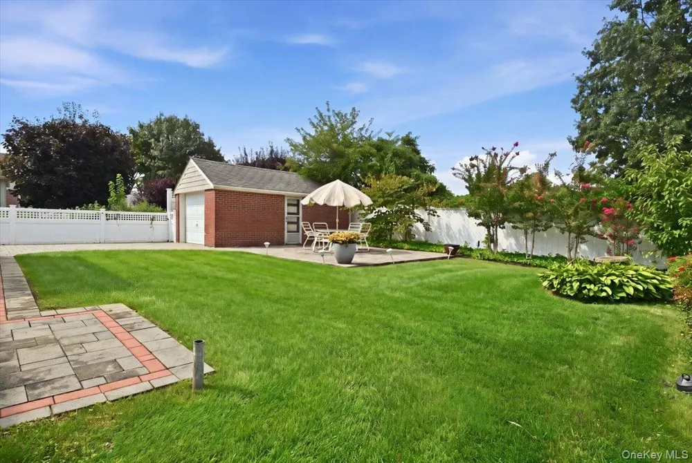 303 Caroline Avenue Garden City South, NY 11530