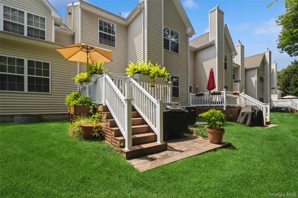 34 Cranberry Circle Medford, NY 11763