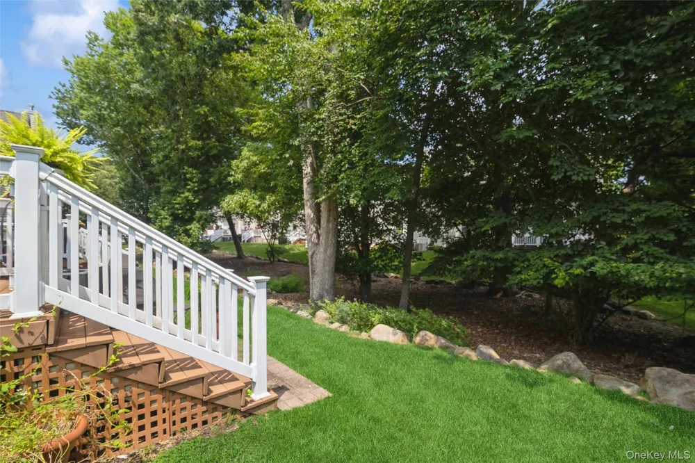 34 Cranberry Circle Medford, NY 11763