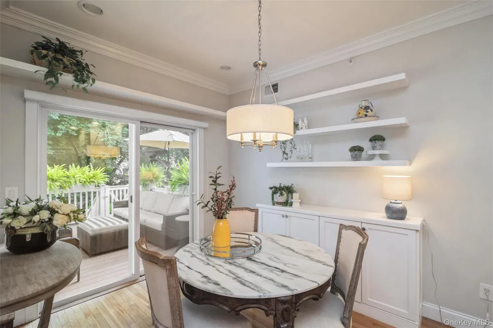 34 Cranberry Circle Medford, NY 11763