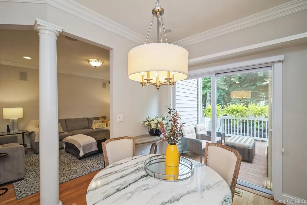 34 Cranberry Circle Medford, NY 11763