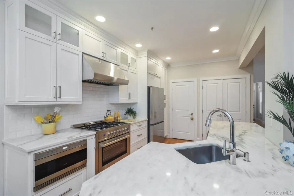 34 Cranberry Circle Medford, NY 11763