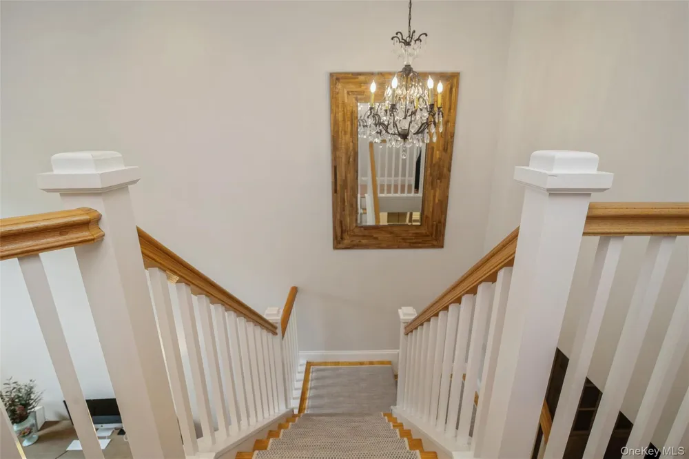 34 Cranberry Circle Medford, NY 11763