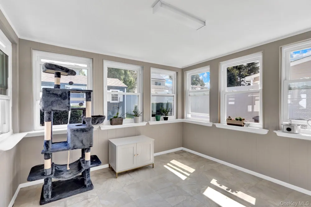 12 Carlton Drive Massapequa, NY 11758