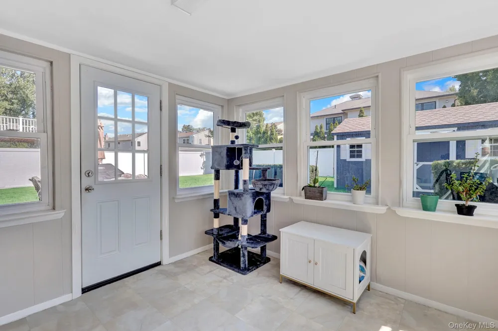 12 Carlton Drive Massapequa, NY 11758