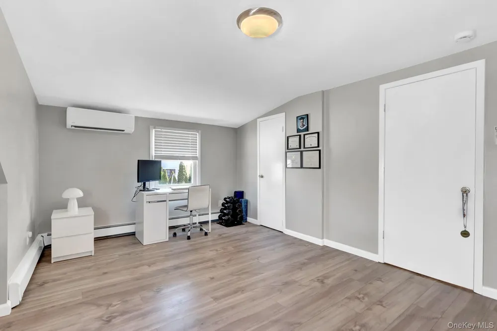 12 Carlton Drive Massapequa, NY 11758
