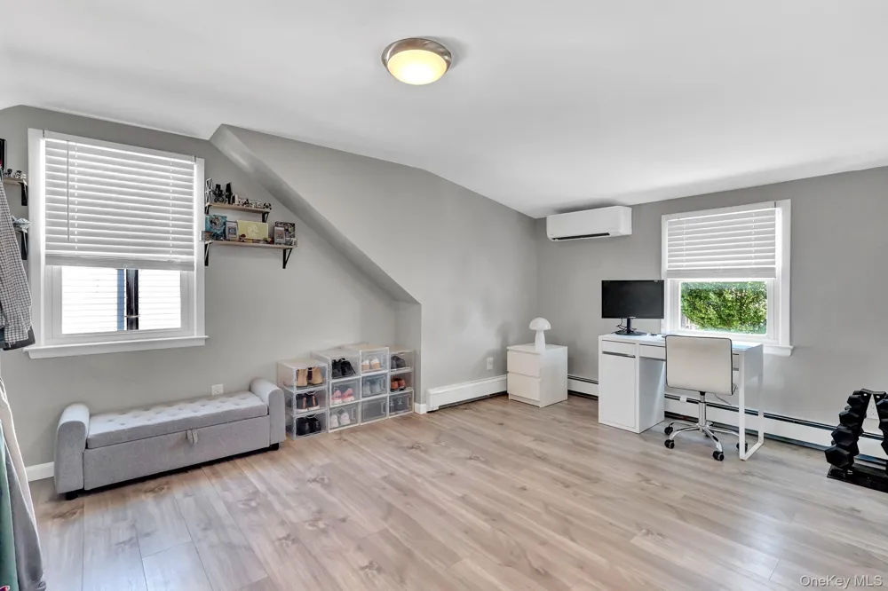 12 Carlton Drive Massapequa, NY 11758