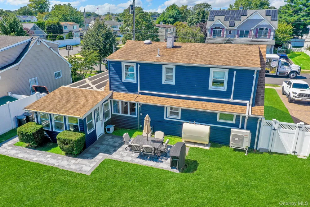 12 Carlton Drive Massapequa, NY 11758