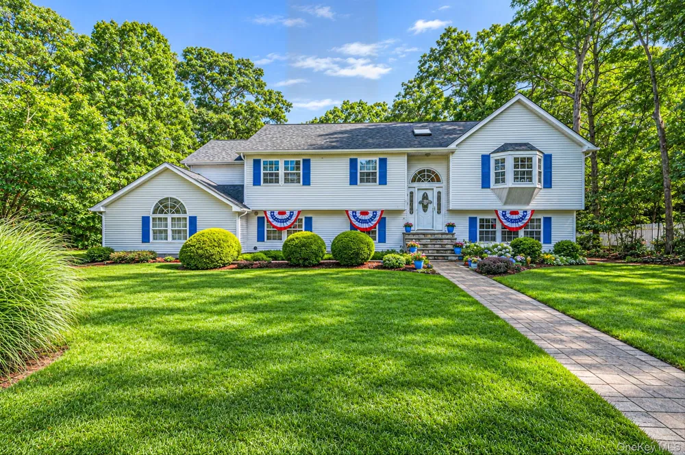 1 Chen Court Middle Island, NY 11953