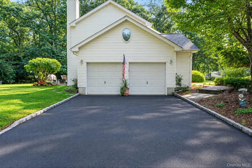 1 Chen Court Middle Island, NY 11953