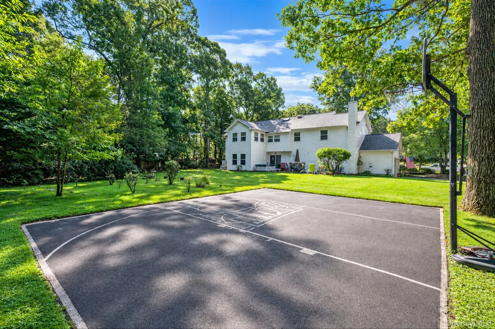 1 Chen Court Middle Island, NY 11953