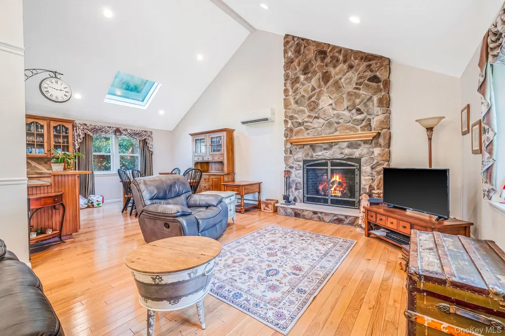 1 Chen Court Middle Island, NY 11953