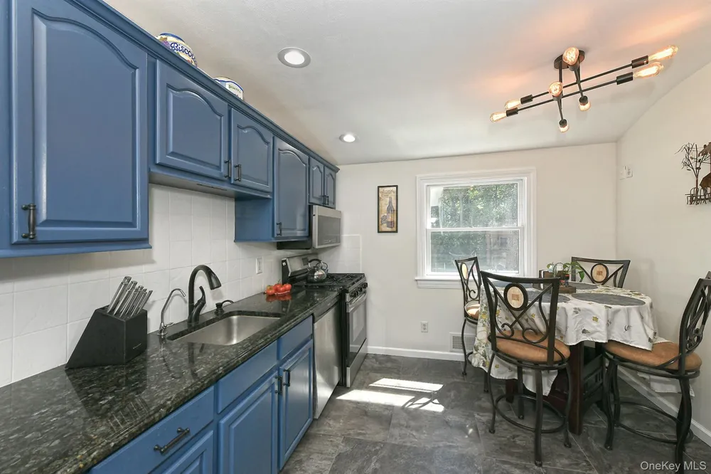 21 Campo Avenue Selden, NY 11784