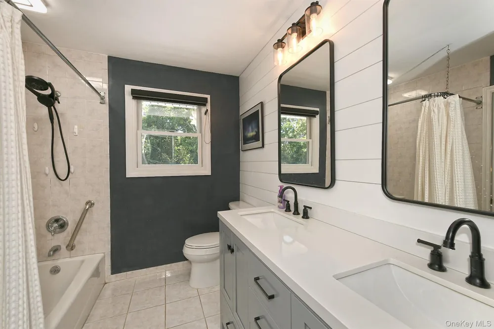 21 Campo Avenue Selden, NY 11784