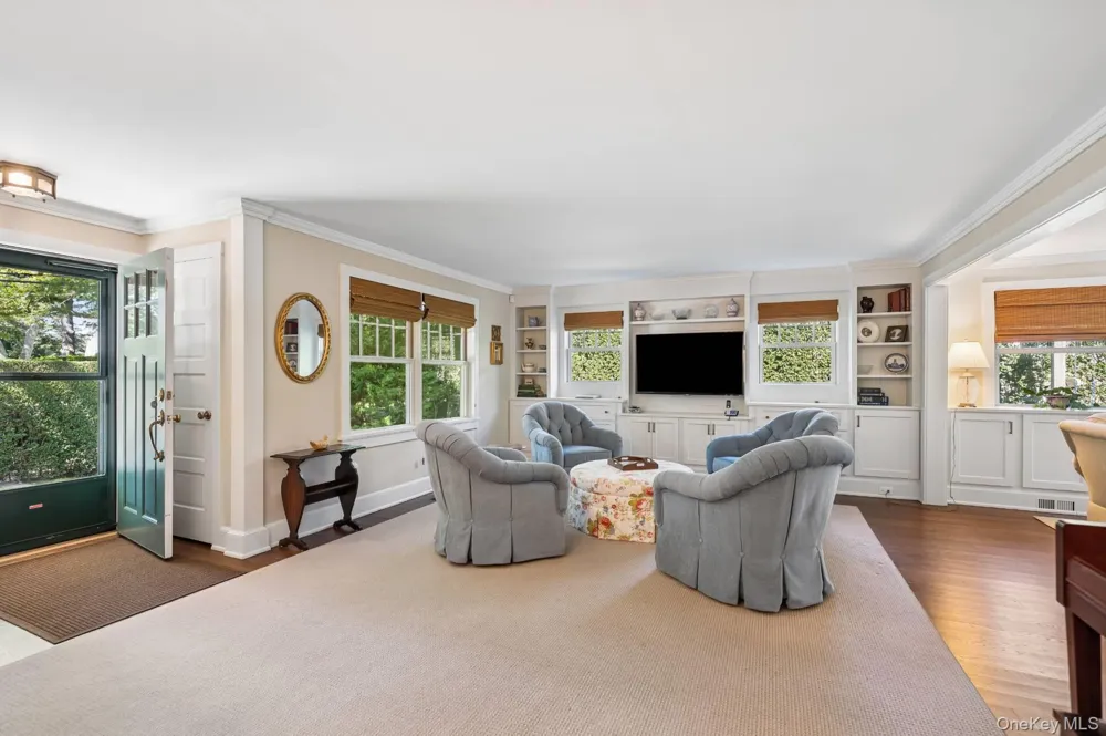 200 Little Plains Road Southampton, NY 11968