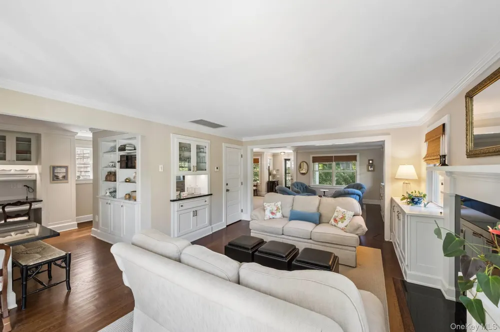 200 Little Plains Road Southampton, NY 11968