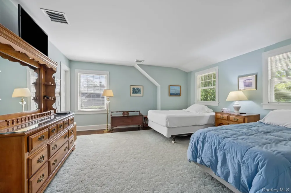 200 Little Plains Road Southampton, NY 11968
