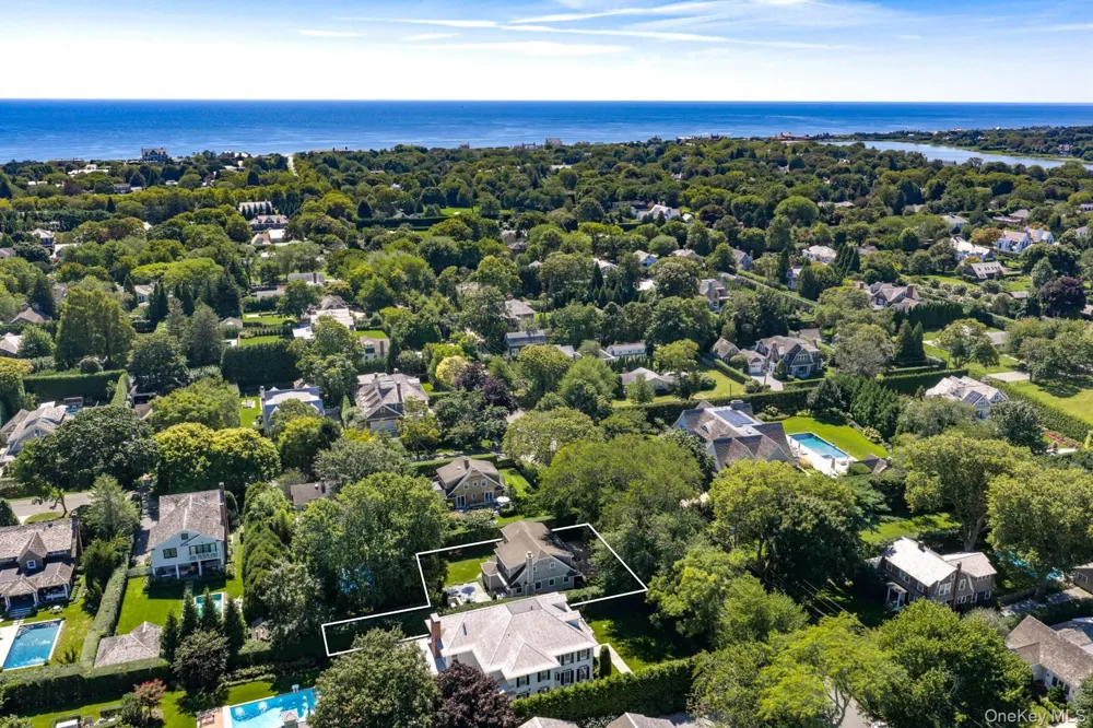 200 Little Plains Road Southampton, NY 11968