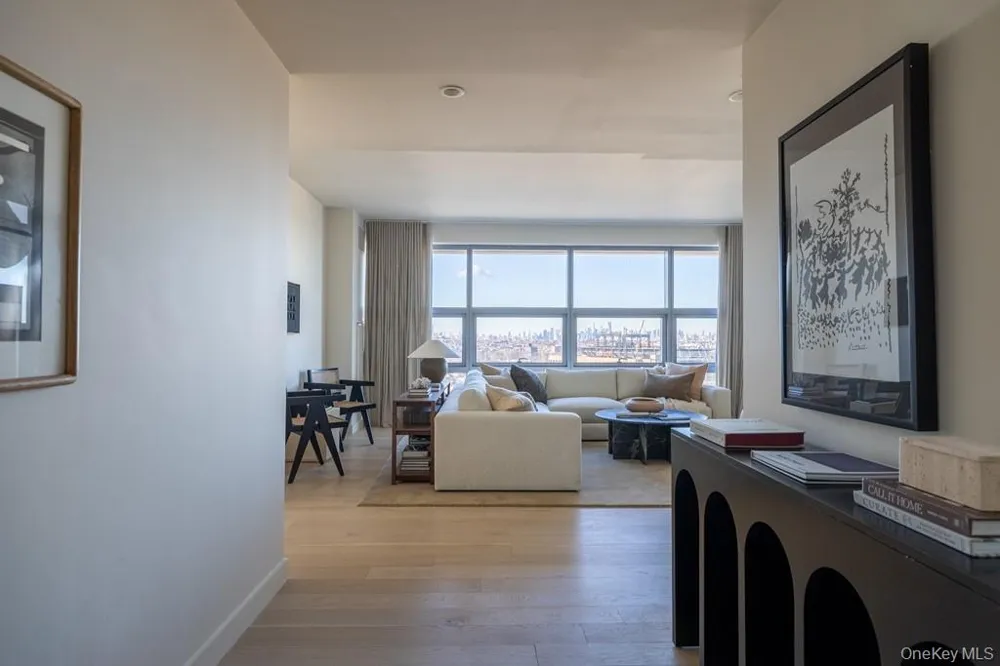 131-01 40th Road #19M Flushing, NY 11354