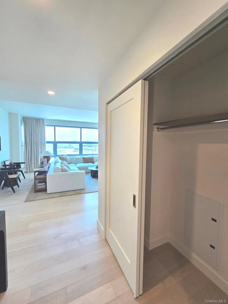 131-01 40th Road #19M Flushing, NY 11354