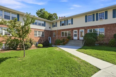 19 Huguenot Street #3