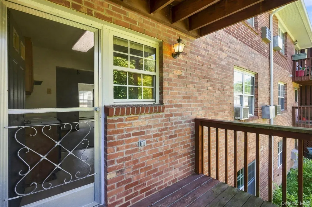 19 Huguenot Street #3 New Paltz, NY 12561