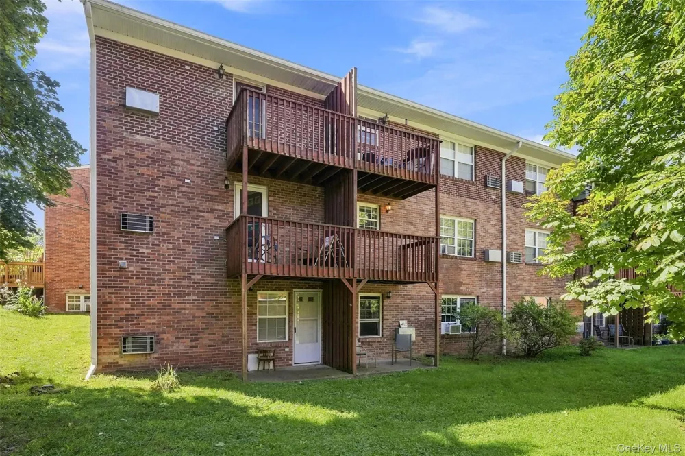 19 Huguenot Street #3 New Paltz, NY 12561