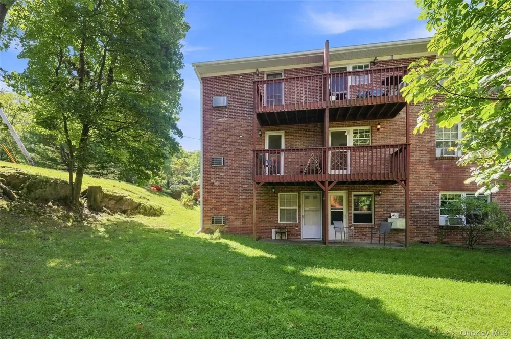 19 Huguenot Street #3 New Paltz, NY 12561