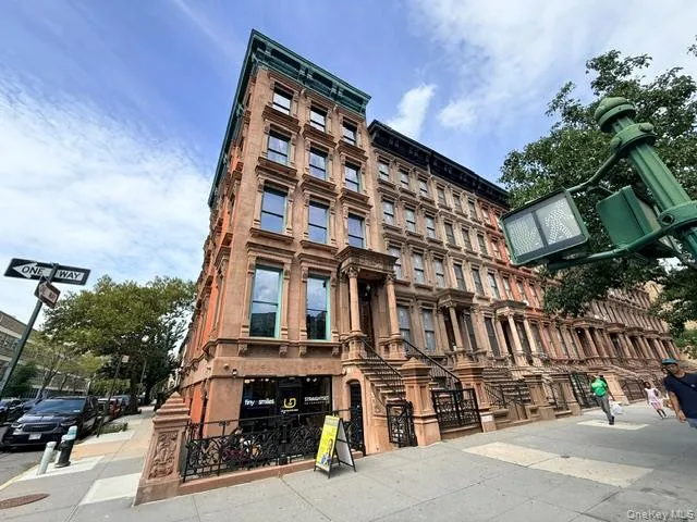 241 Lenox Avenue New York (Manhattan), NY 10027