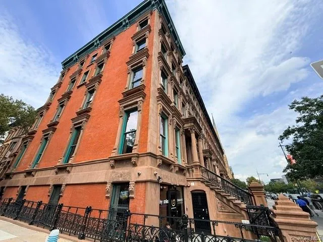 241 Lenox Avenue New York (Manhattan), NY 10027